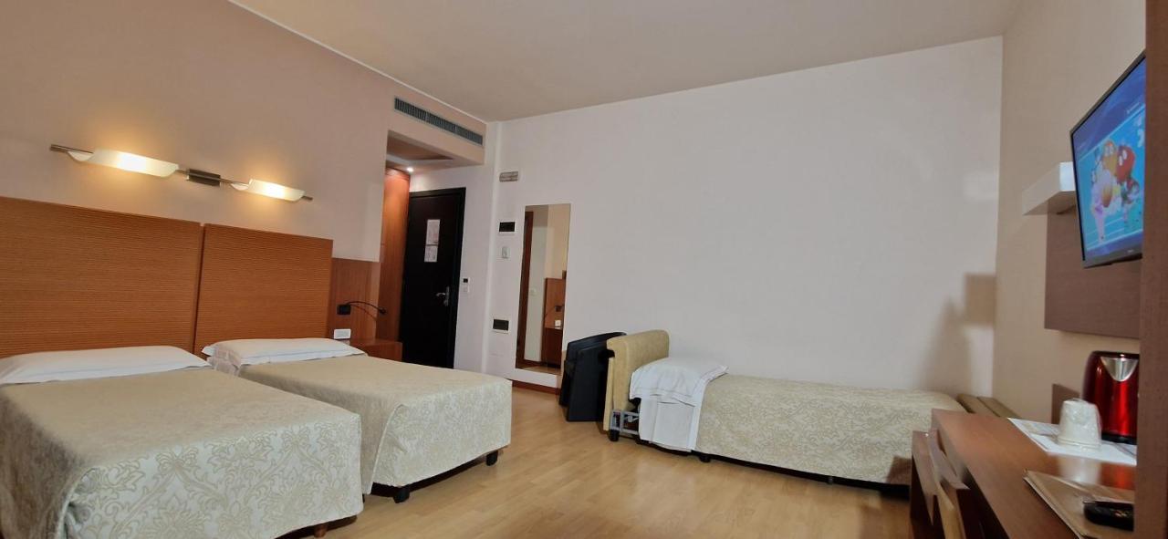 Bella Italia Palace Hotel Novara Exterior photo